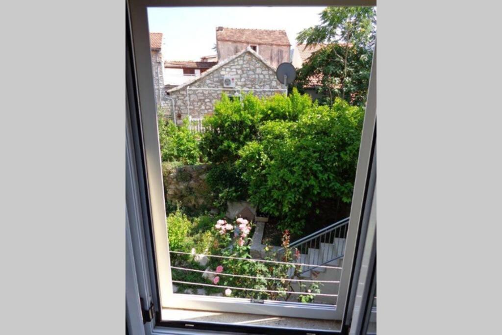 Apartman Knezovic Stari Grad  Exterior foto